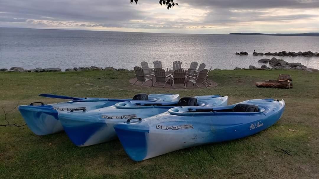 Baymont By Wyndham St. Ignace Lakefront Εξωτερικό φωτογραφία