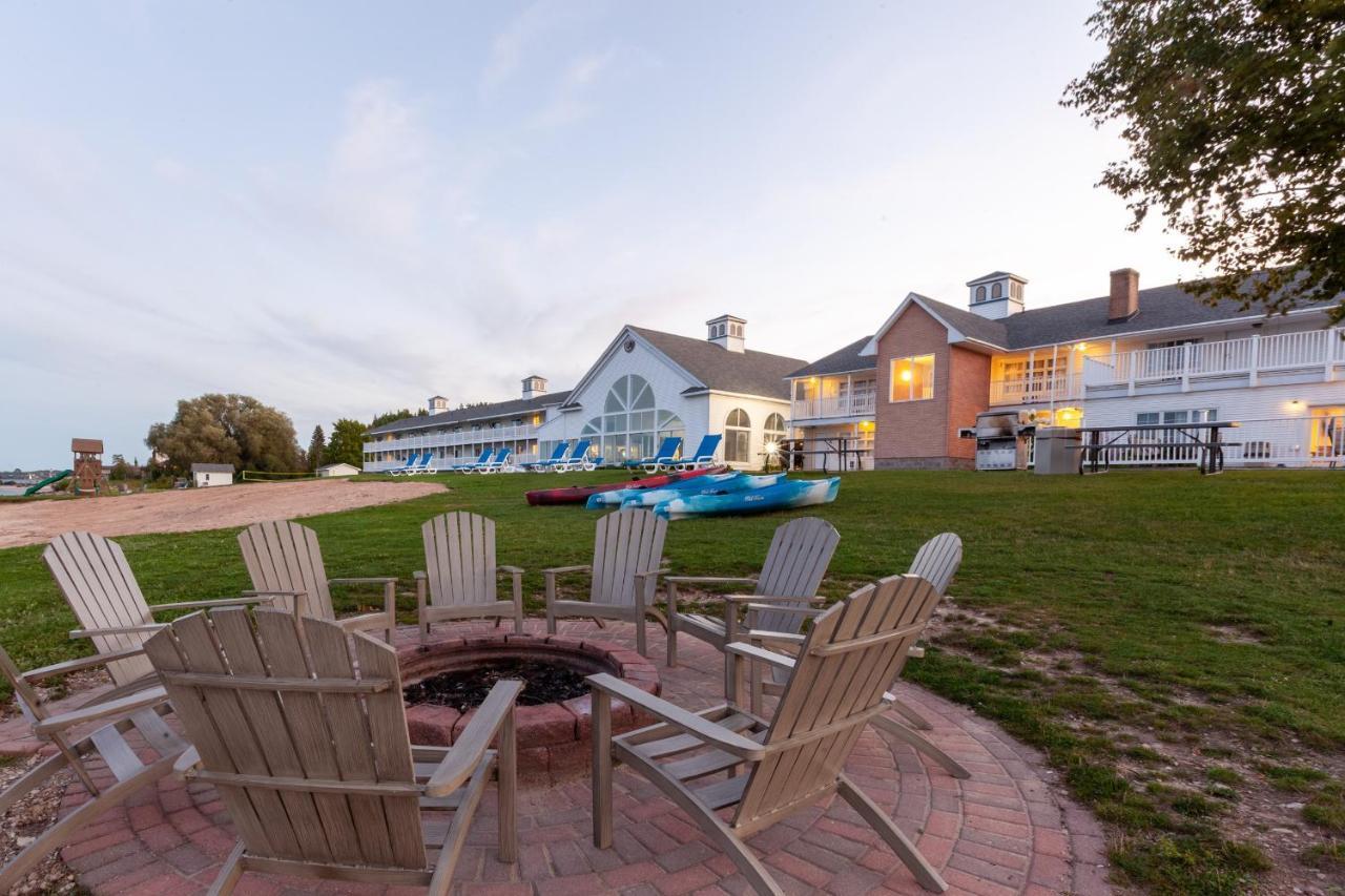 Baymont By Wyndham St. Ignace Lakefront Εξωτερικό φωτογραφία