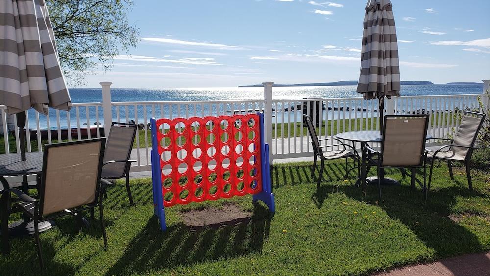 Baymont By Wyndham St. Ignace Lakefront Εξωτερικό φωτογραφία