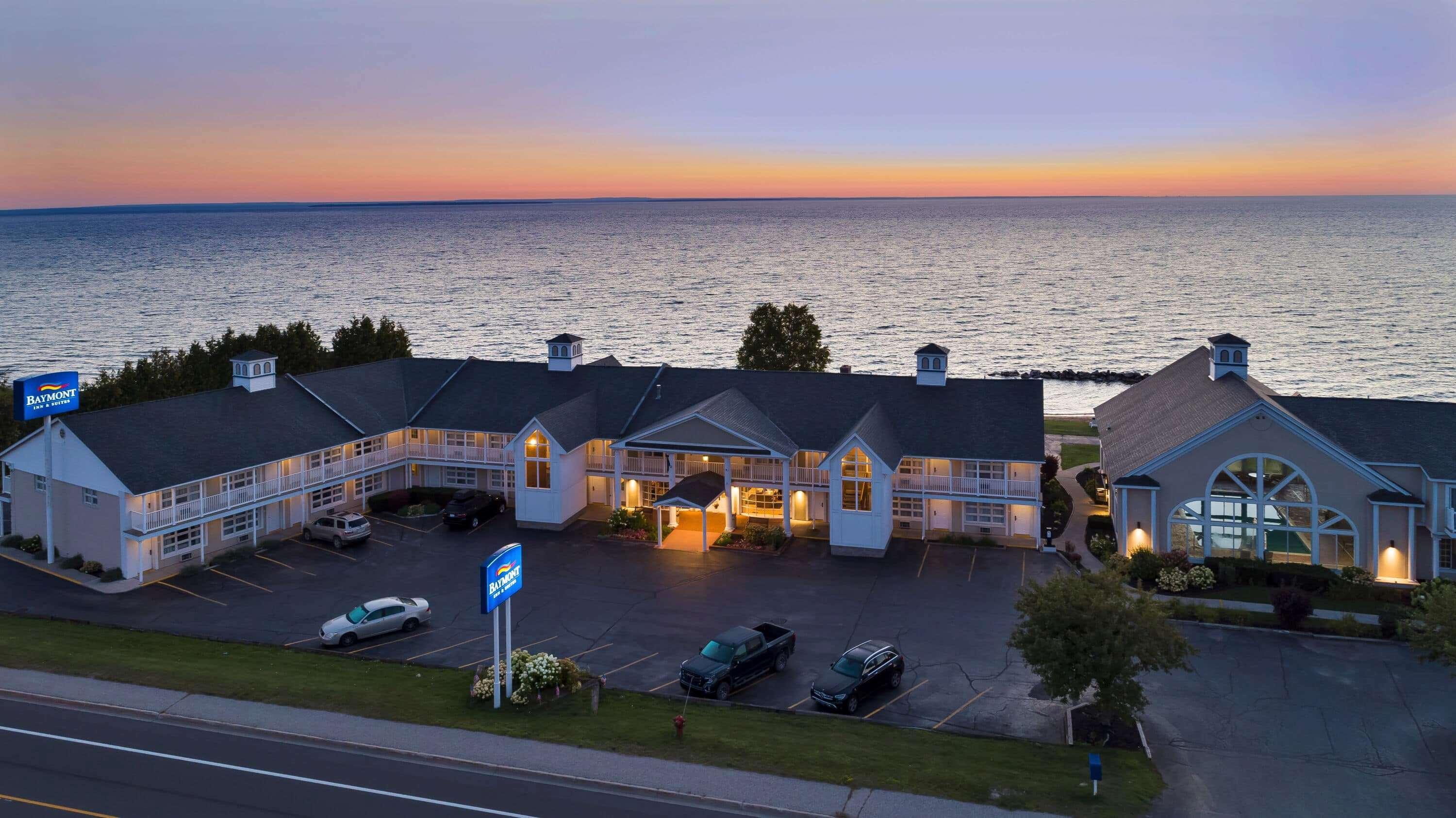 Baymont By Wyndham St. Ignace Lakefront Εξωτερικό φωτογραφία
