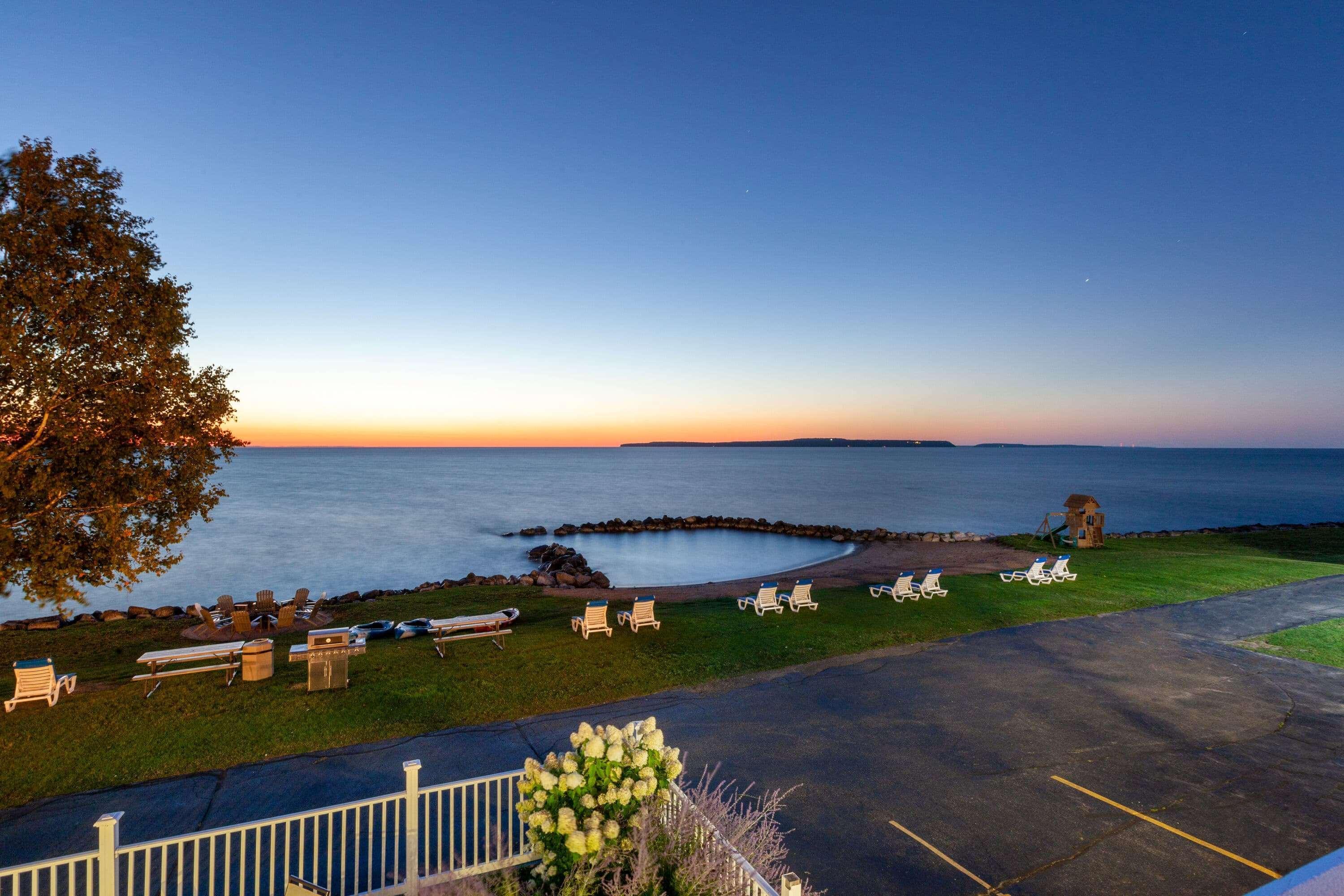 Baymont By Wyndham St. Ignace Lakefront Εξωτερικό φωτογραφία
