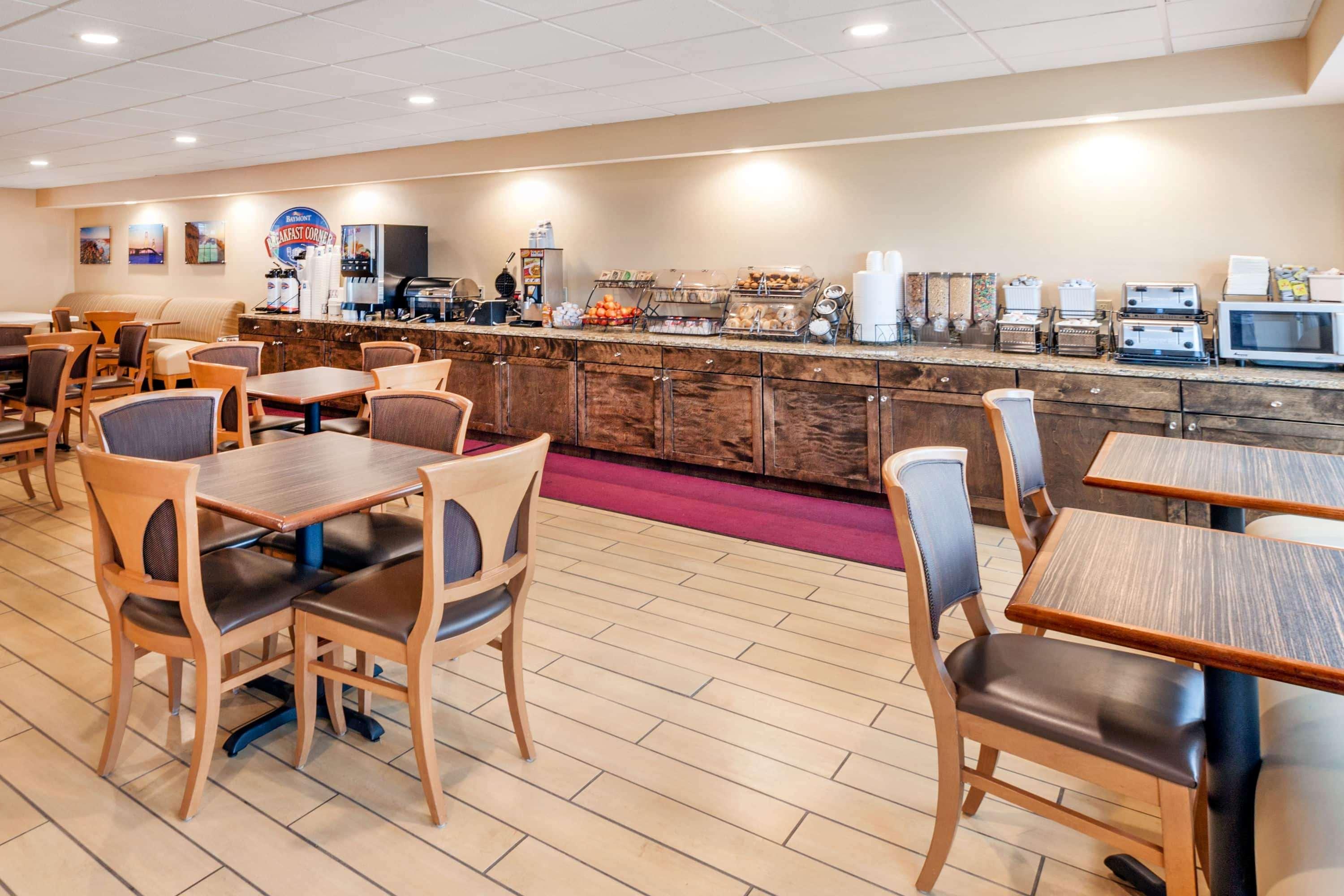 Baymont By Wyndham St. Ignace Lakefront Εξωτερικό φωτογραφία