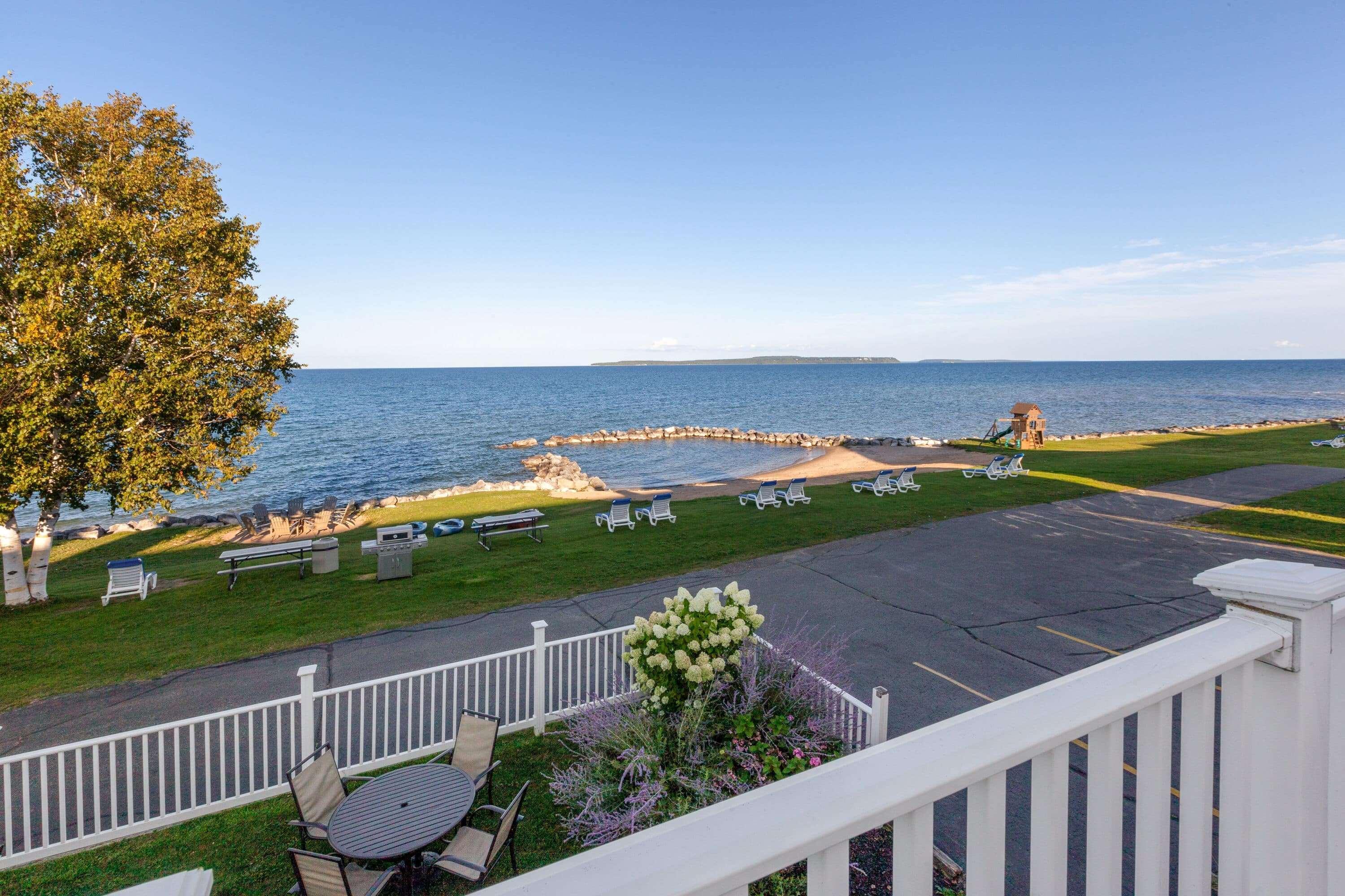 Baymont By Wyndham St. Ignace Lakefront Εξωτερικό φωτογραφία