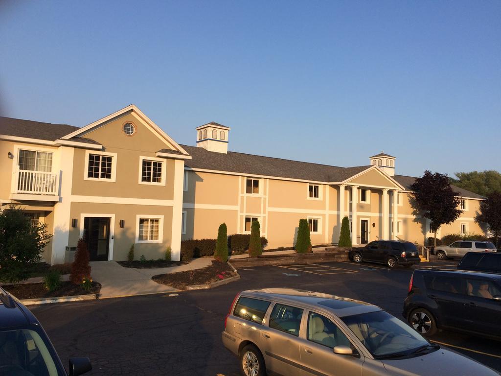 Baymont By Wyndham St. Ignace Lakefront Εξωτερικό φωτογραφία