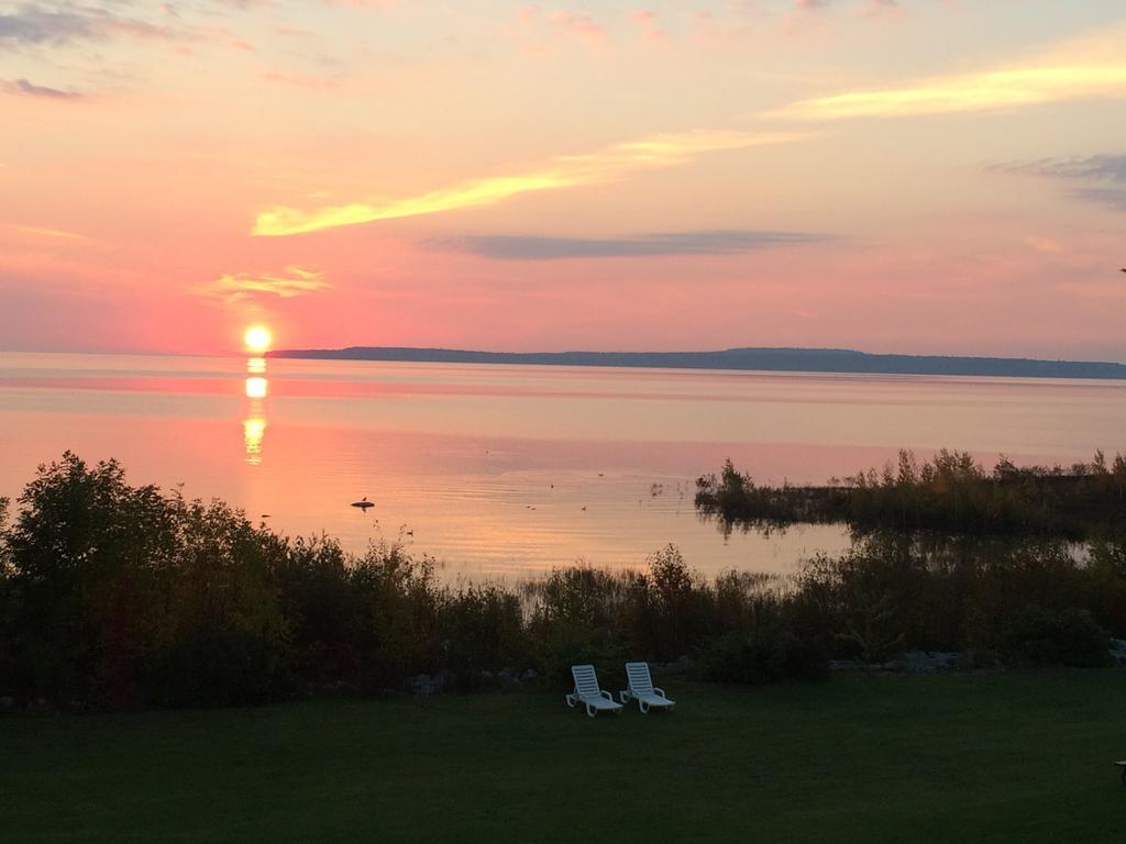 Baymont By Wyndham St. Ignace Lakefront Εξωτερικό φωτογραφία