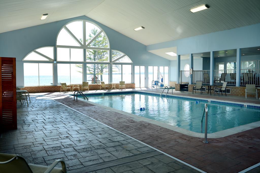 Baymont By Wyndham St. Ignace Lakefront Εξωτερικό φωτογραφία