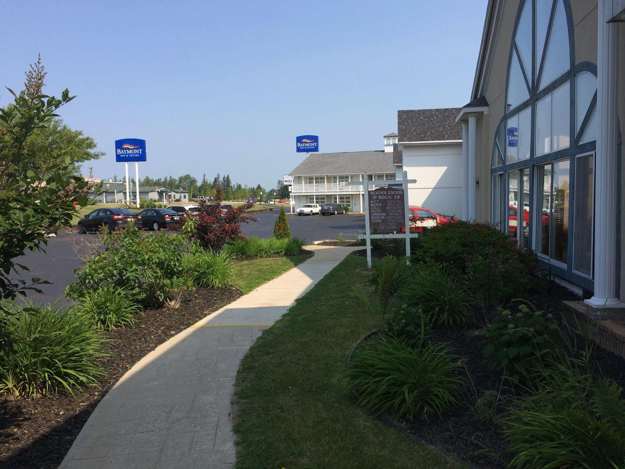 Baymont By Wyndham St. Ignace Lakefront Εξωτερικό φωτογραφία