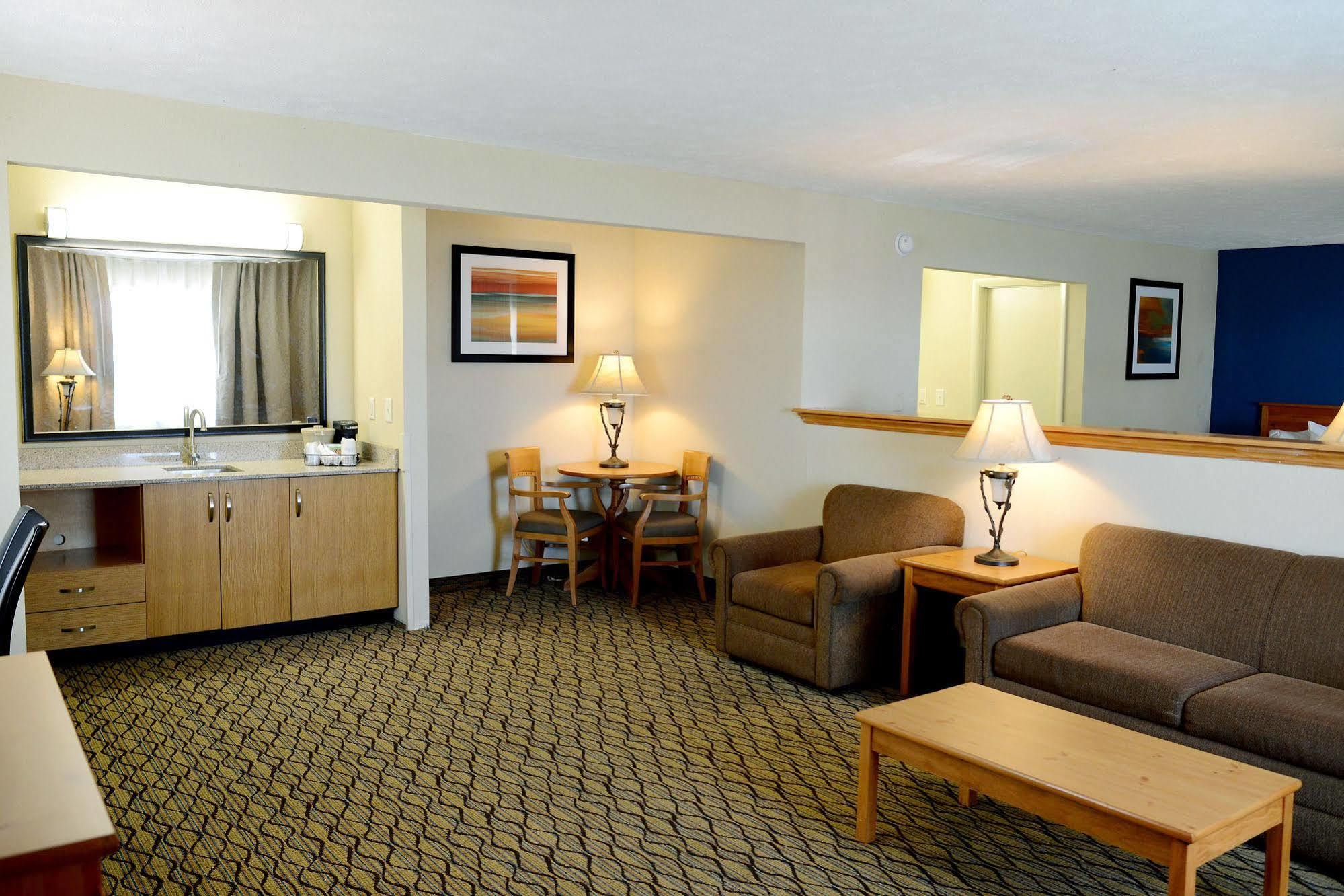 Baymont By Wyndham St. Ignace Lakefront Εξωτερικό φωτογραφία