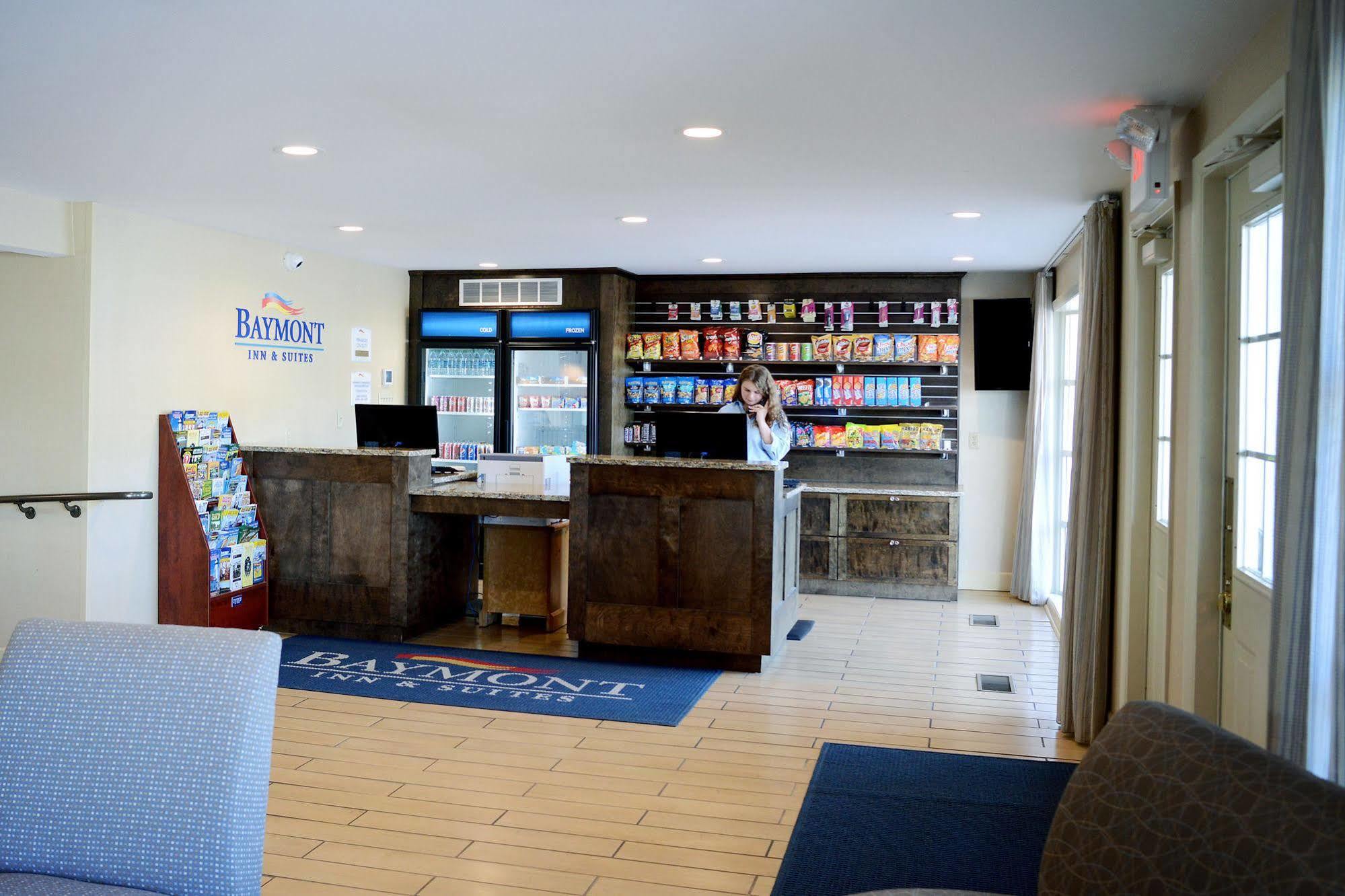 Baymont By Wyndham St. Ignace Lakefront Εξωτερικό φωτογραφία