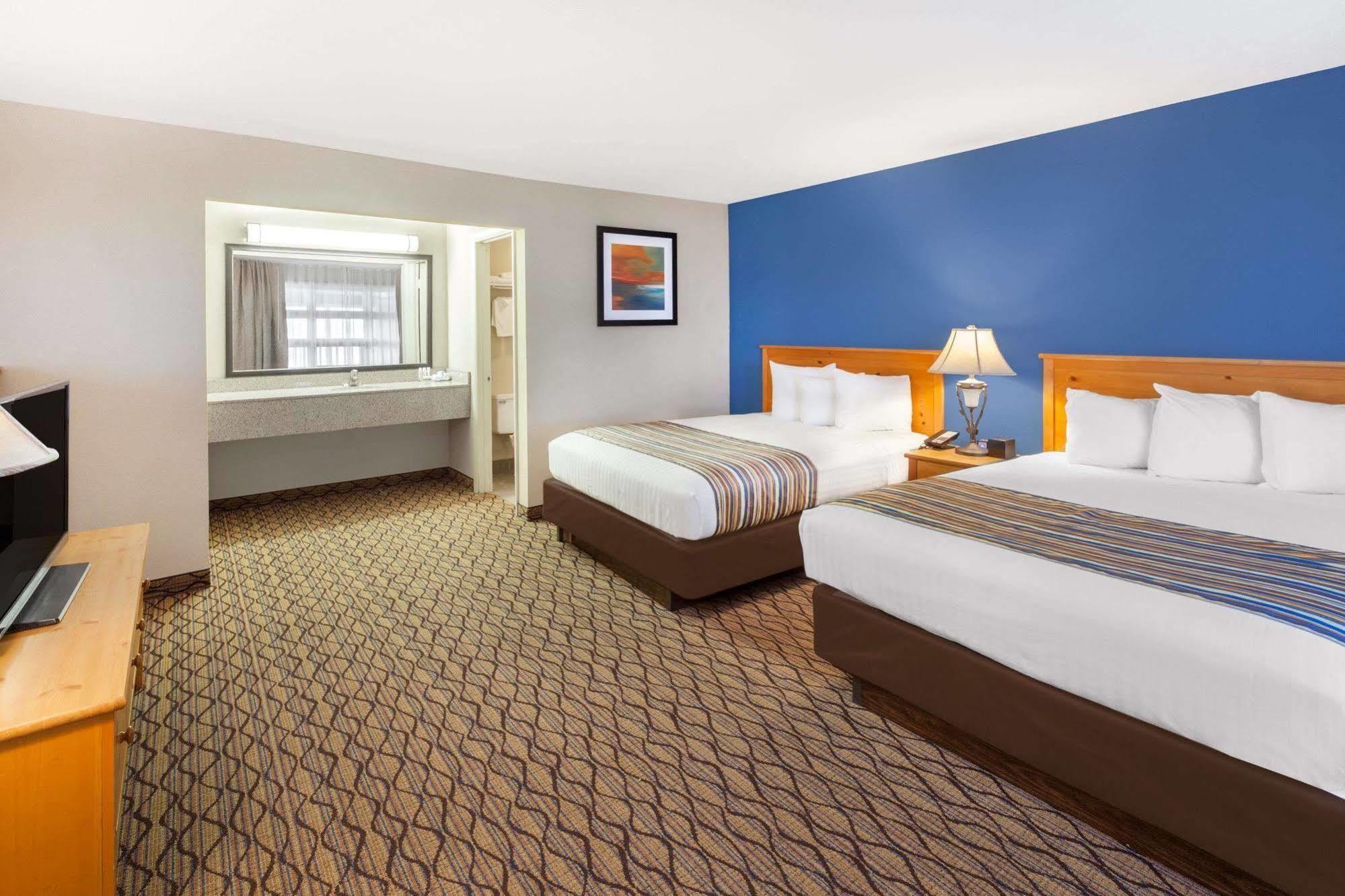 Baymont By Wyndham St. Ignace Lakefront Εξωτερικό φωτογραφία