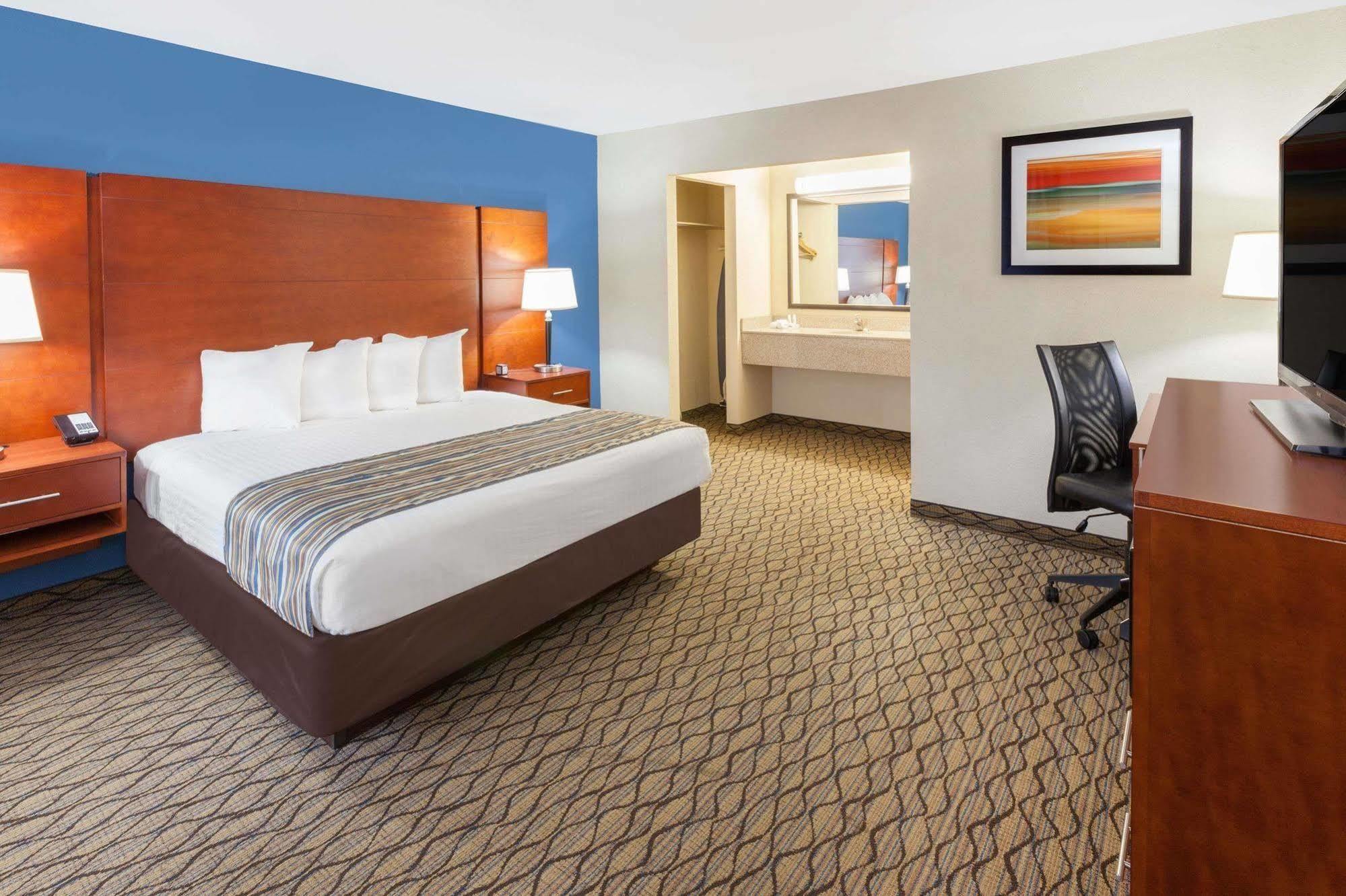 Baymont By Wyndham St. Ignace Lakefront Εξωτερικό φωτογραφία