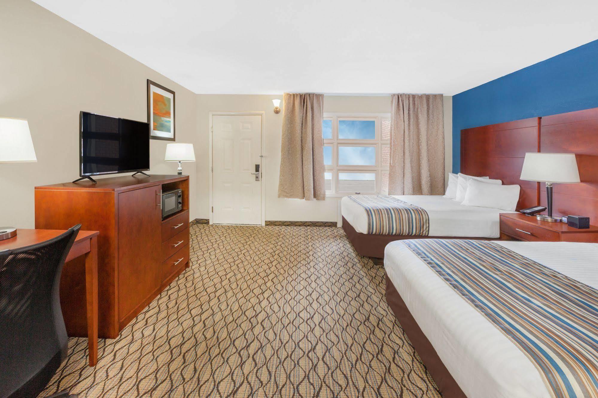 Baymont By Wyndham St. Ignace Lakefront Εξωτερικό φωτογραφία